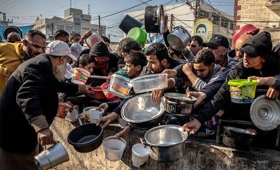 New cuts to food aid in Gaza: what does this mean for families here?