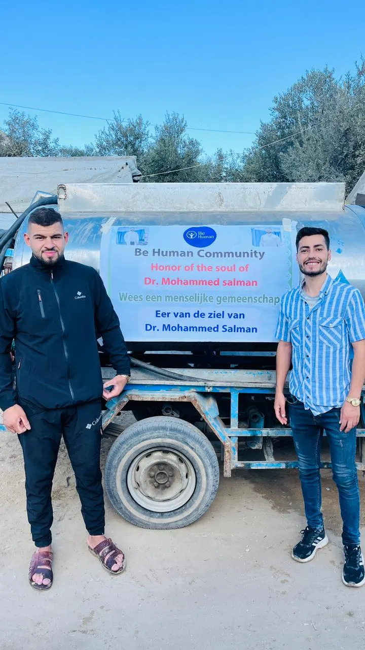 Distribution of Drinking Water for Displaced Families  image 1