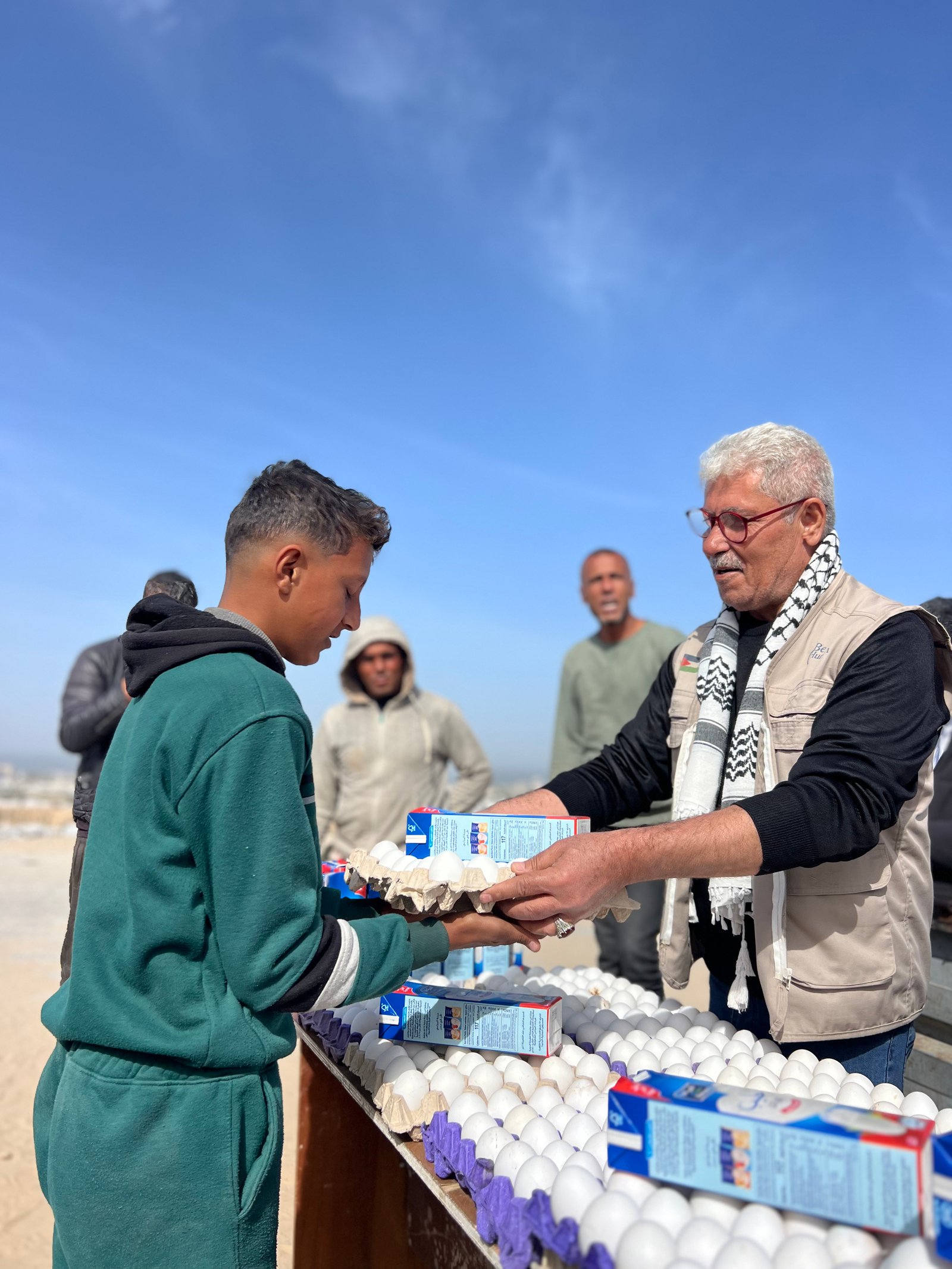Distribution Egg and Fresh Milk for Displaced Families in Khan Younis Camps image 2