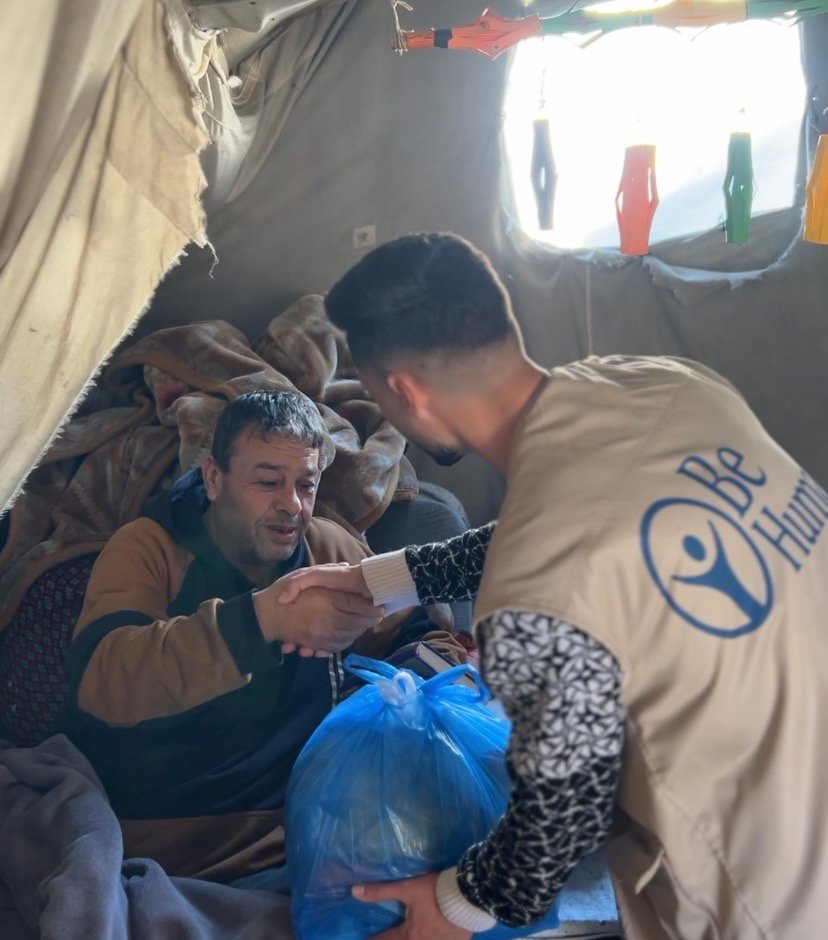 Distribution of Food Parcels for Displaced Families - Deir Al-Balah, Gaza thumbnail