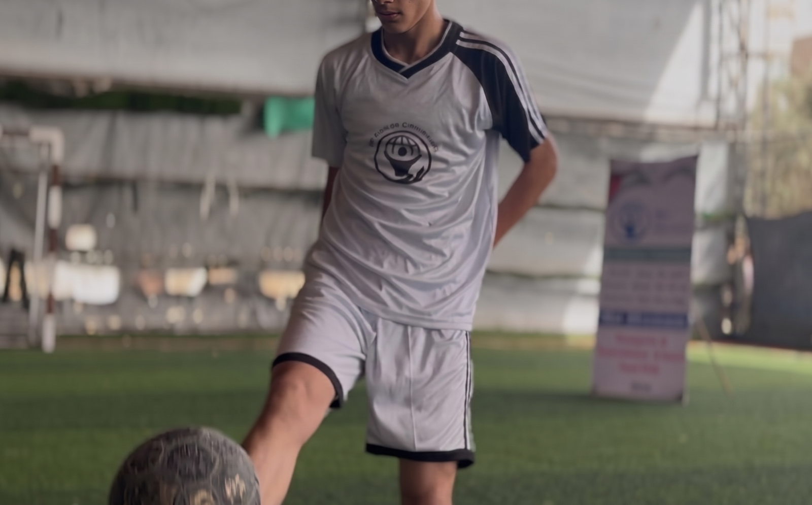 Rising from the Rubble: The Wederopstanding of Youssef Ashour, Gaza’s Football Artist image 2