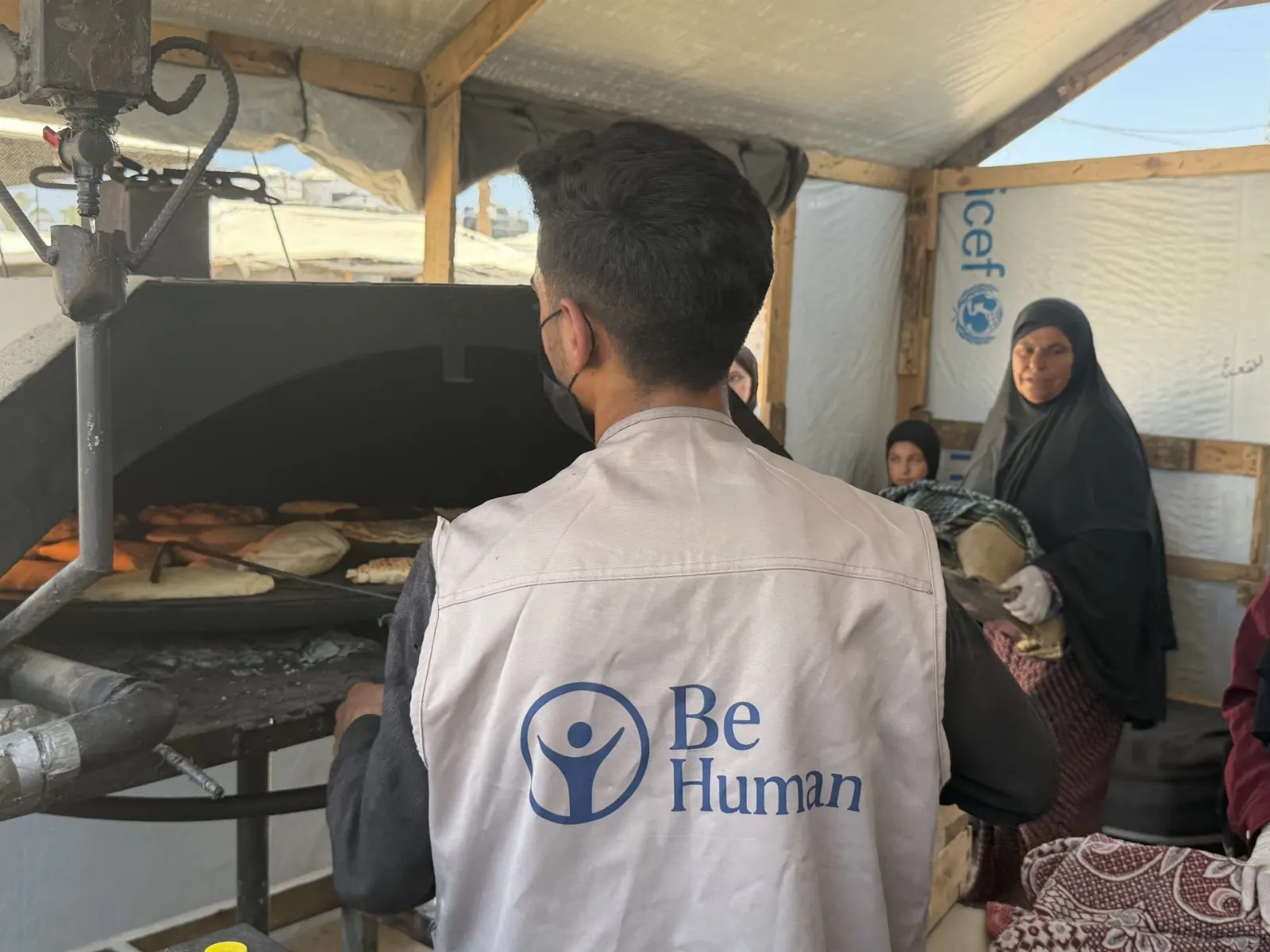 Daily Fresh Bread Distribution for Displaced Families Through Community Bakery Support thumbnail