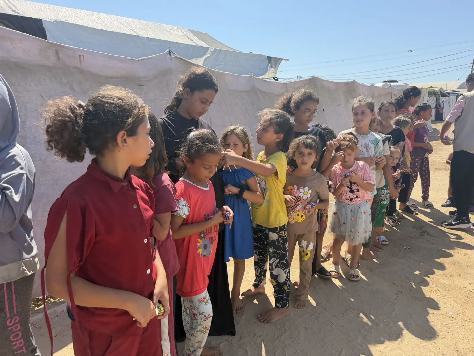 Continued Daily Fresh Bread Distribution for Displaced Families Through Community Bakery Support – Phase Two image 3