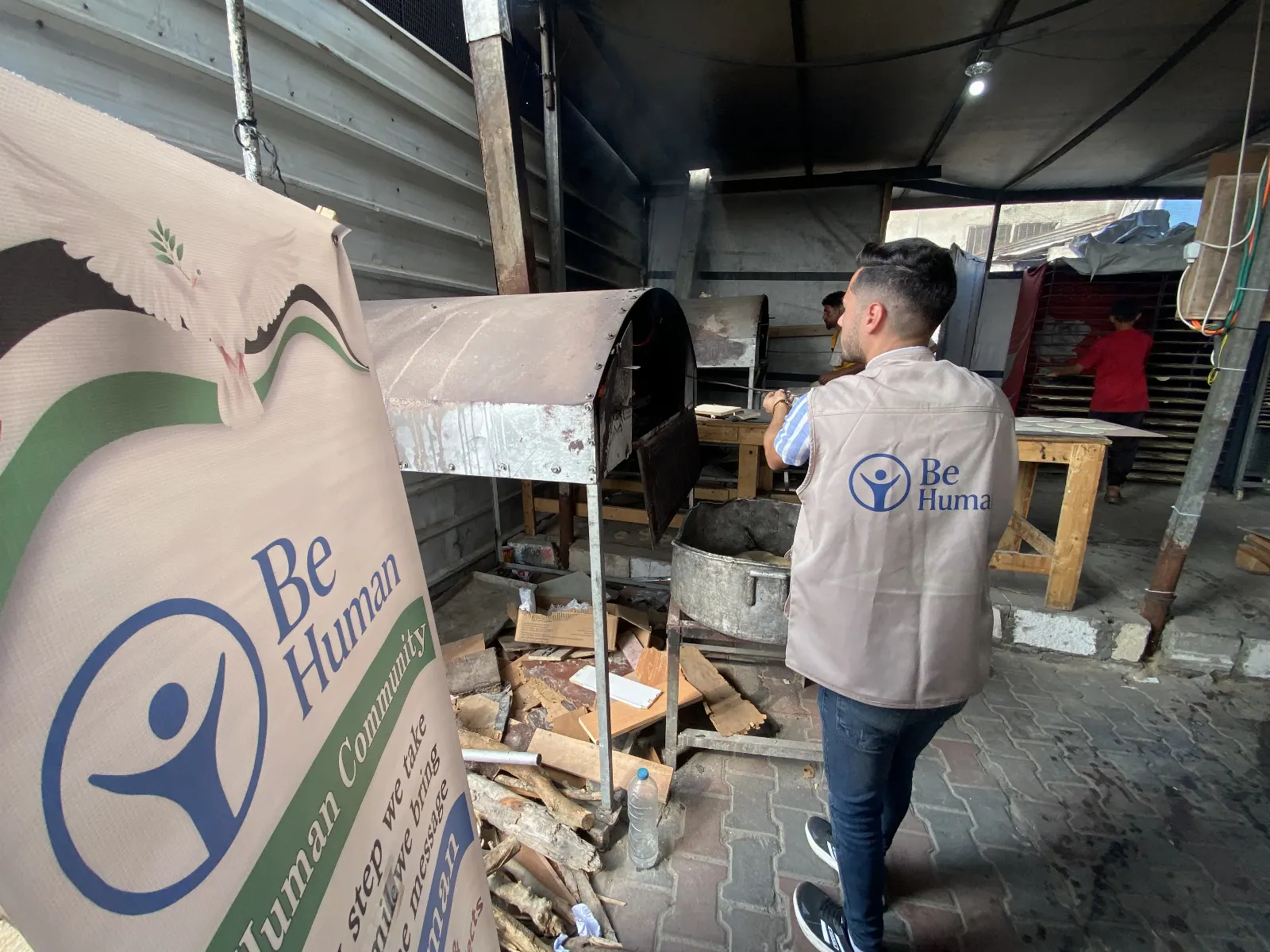 Distribution of Bread for Displaced Families in Khan Younis image 4