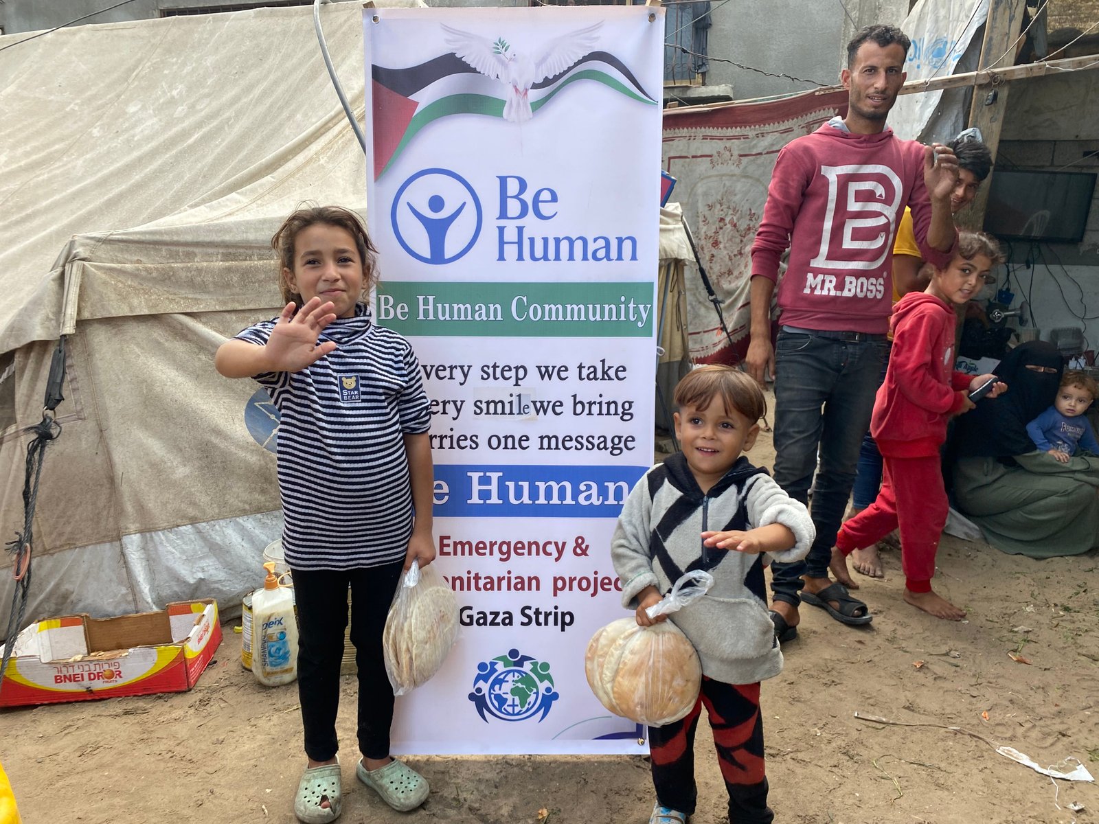Distribution of Bread for Displaced Families in Khan Younis image 5