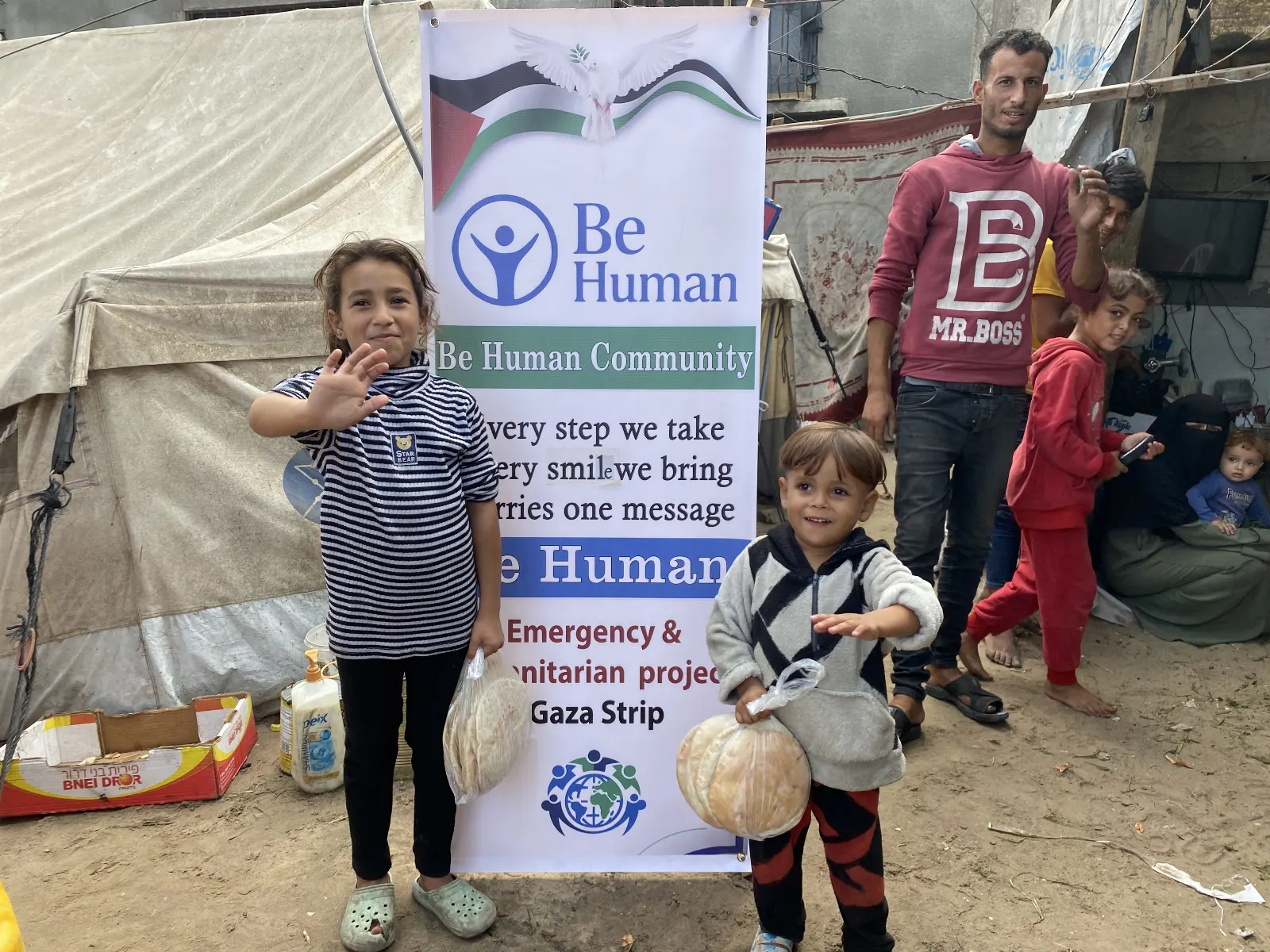 Distribution of Bread for Displaced Families in Khan Younis image 5