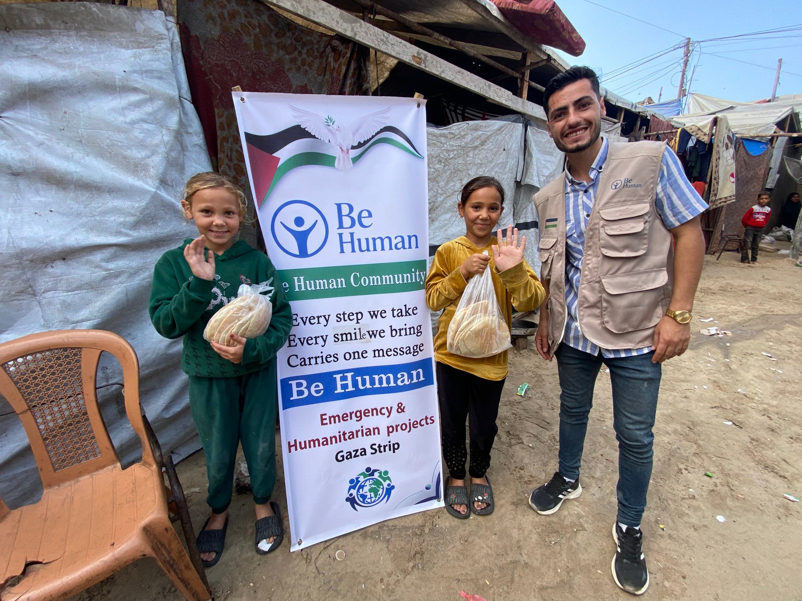 Distribution of Bread for Displaced Families in Khan Younis image 9