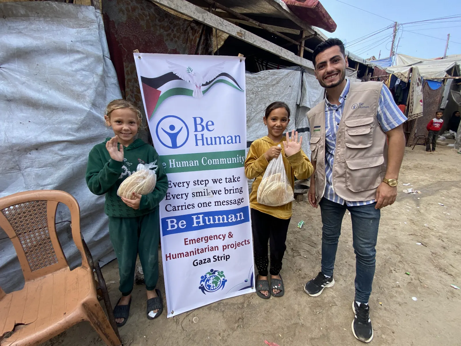 Distribution of Bread for Displaced Families in Khan Younis image 9